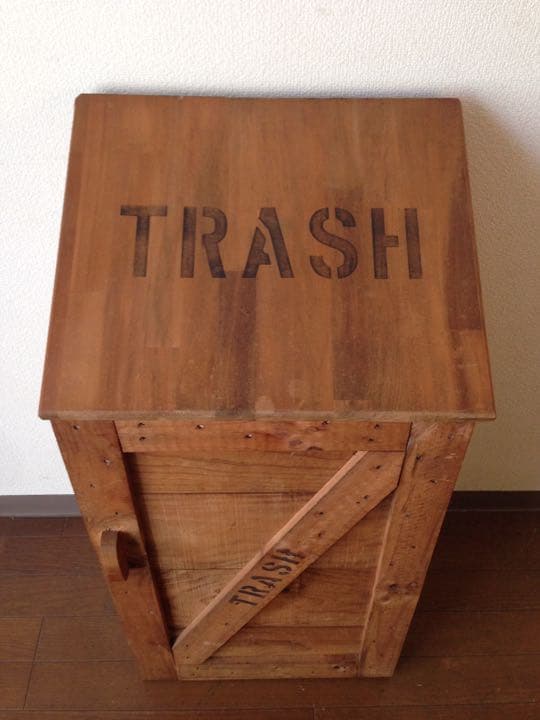 雰囲気のある『TRASH』木製のゴミ箱　ダストボックス