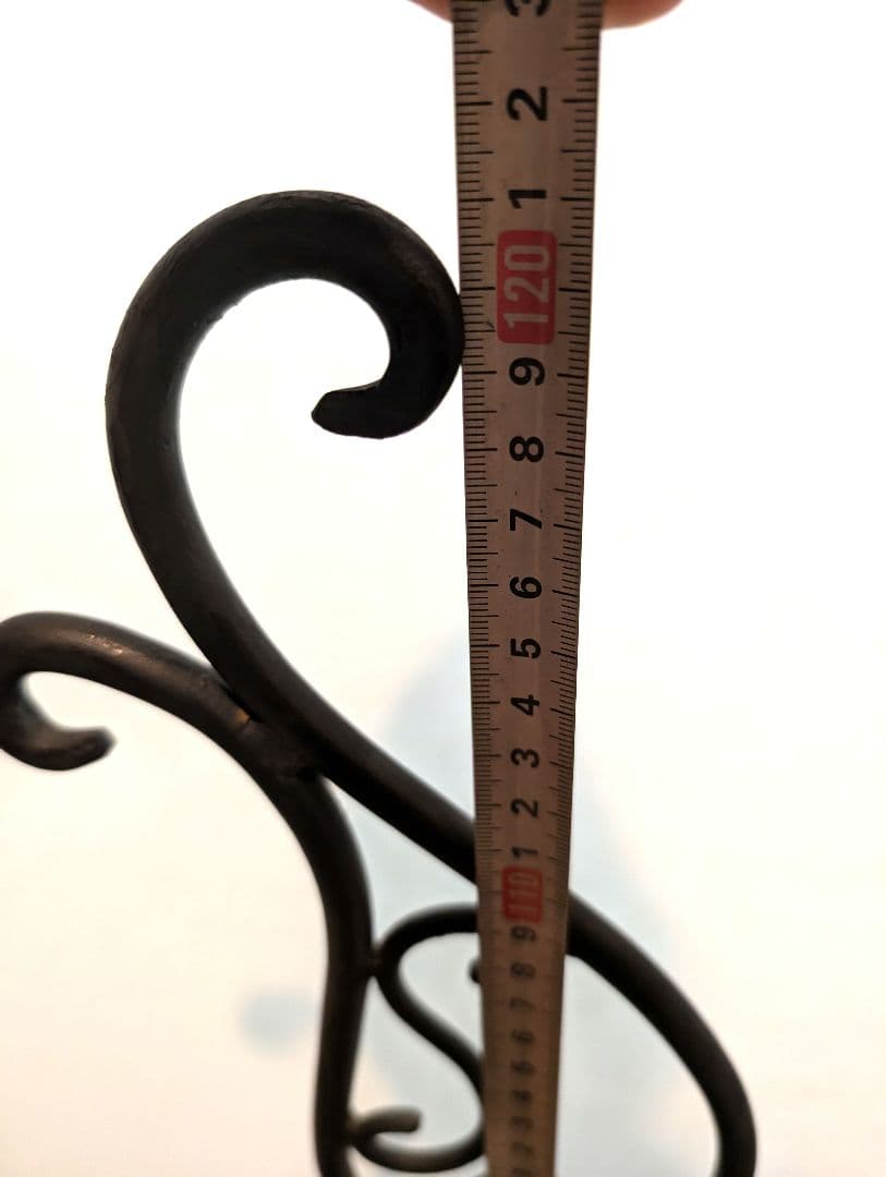 デザインの美しい　椅子　曲線 アイアン　チェア　インテリア