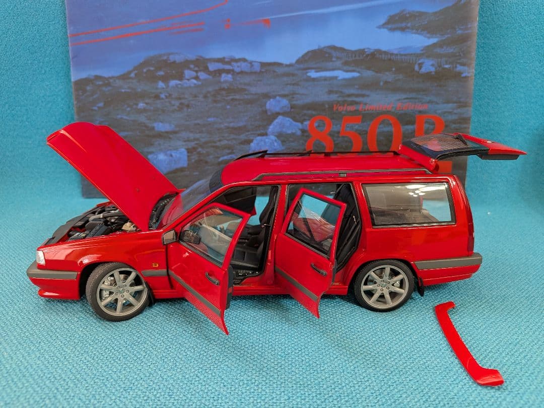 AUTO art オートアートVOLVO 850R 欠損あり