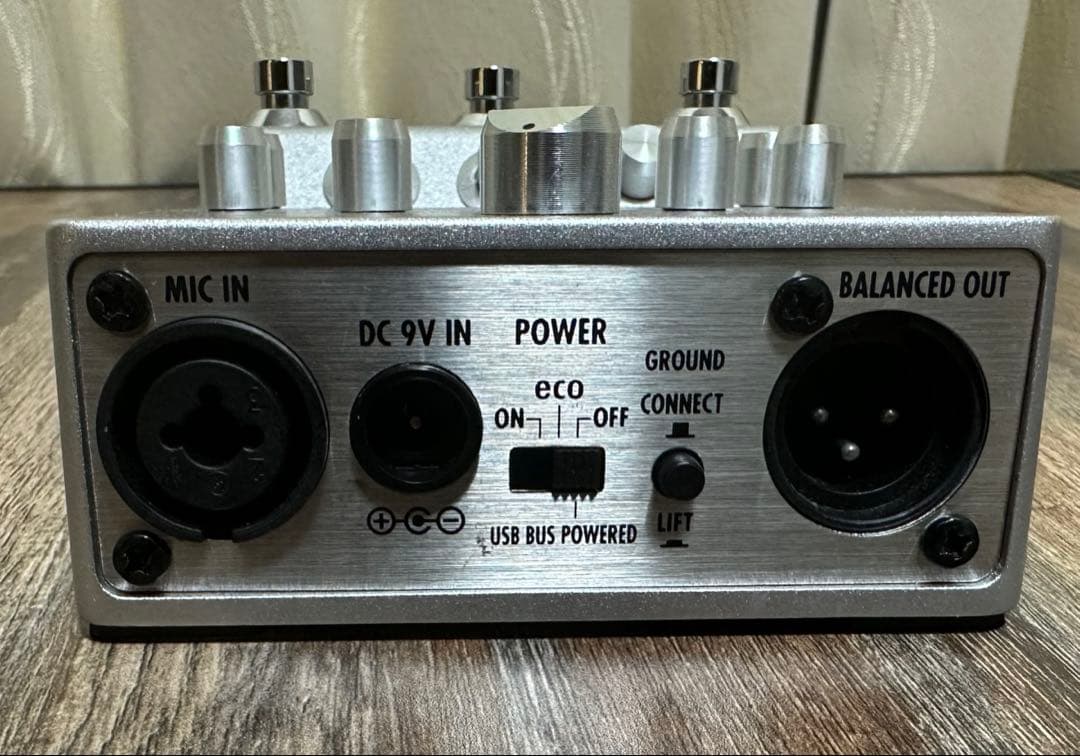 ZOOM A3 エフェクター　プリアンプ