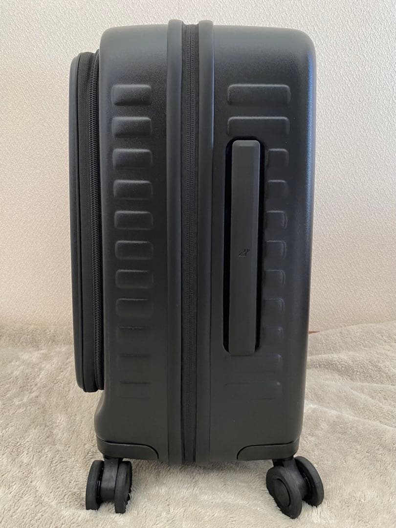 【極美品】LOJEL CUBO Small キャリーケース　ブラック