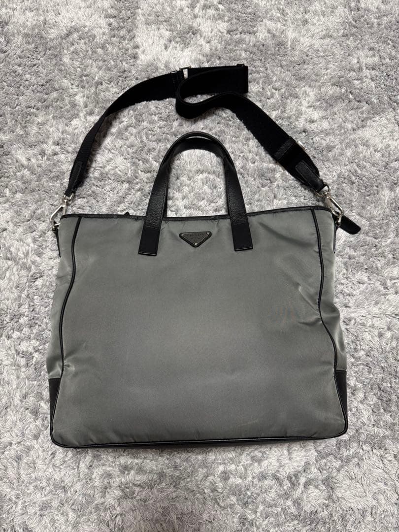 プラダ　トートバッグ 2way ショルダーストラップ付　2VG064