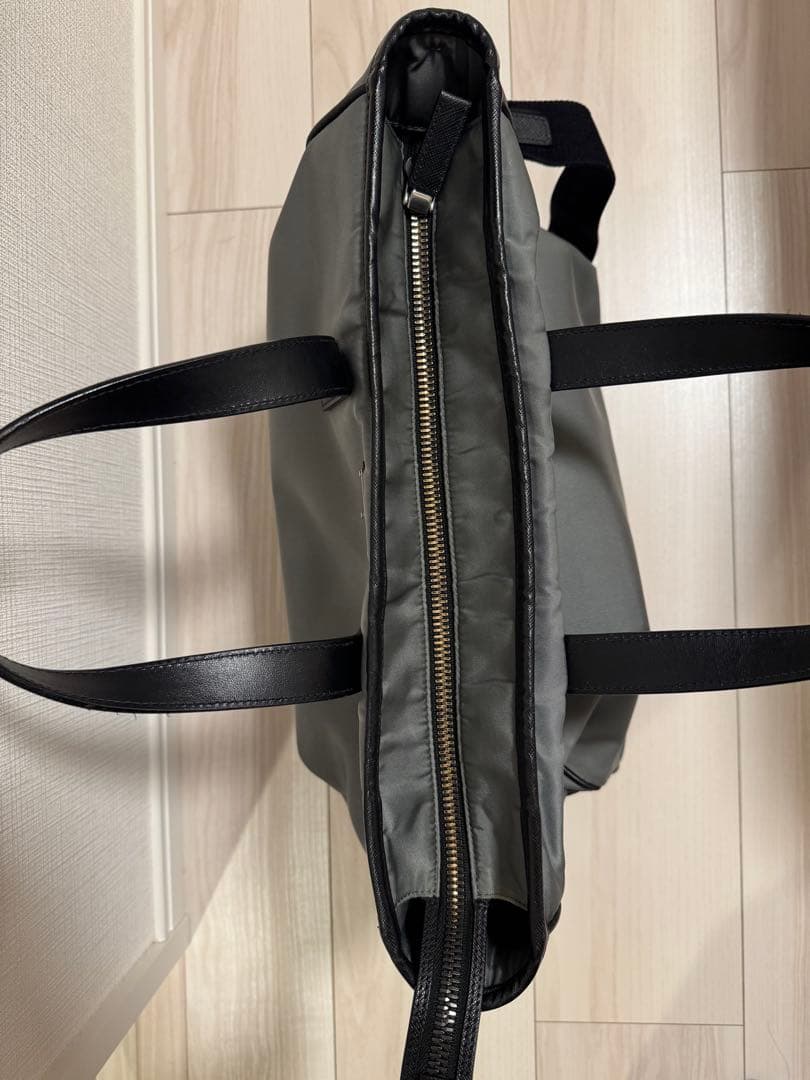 プラダ　トートバッグ 2way ショルダーストラップ付　2VG064