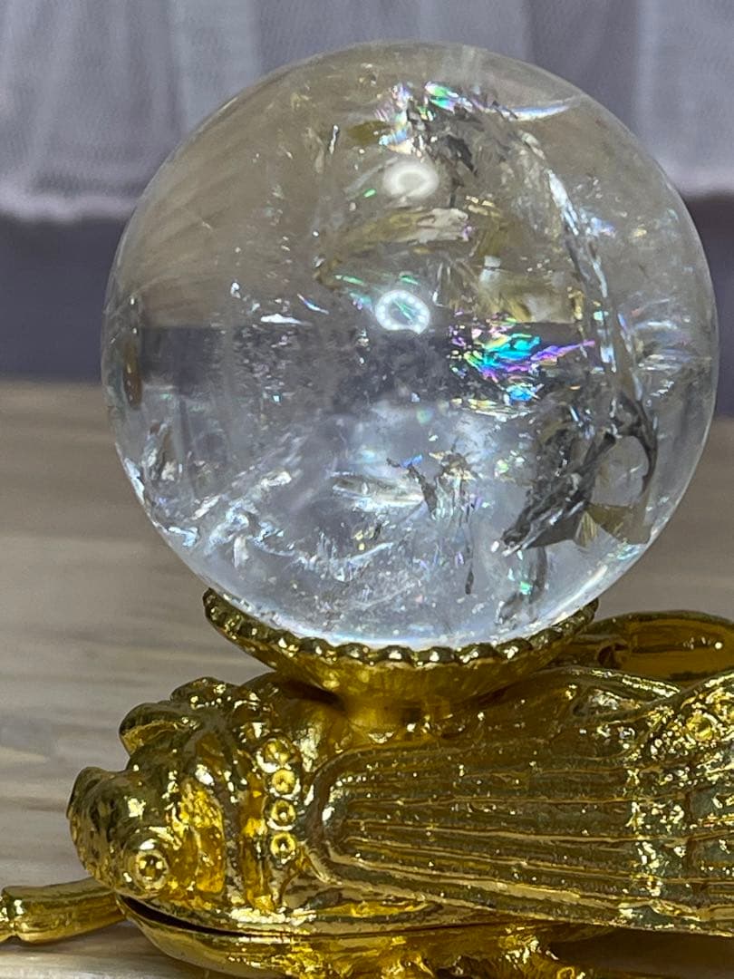 綺麗　天然石　 レインボー  水晶丸玉 スフィア　台座付き