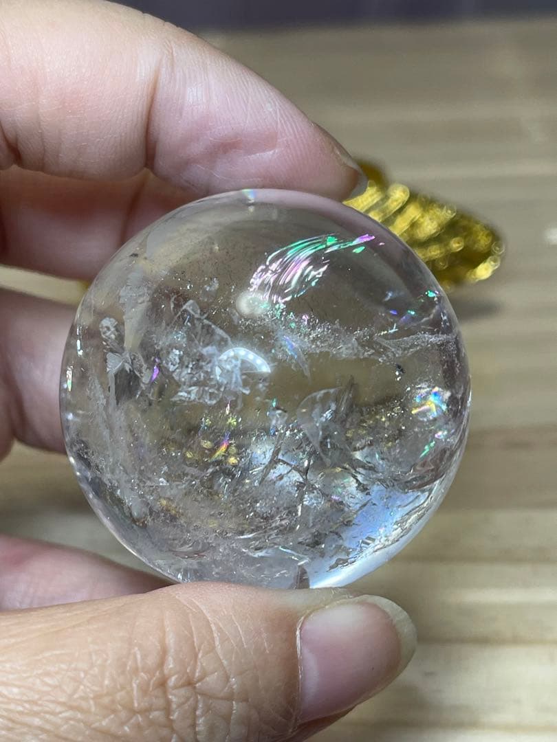 綺麗　天然石　 レインボー  水晶丸玉 スフィア　台座付き