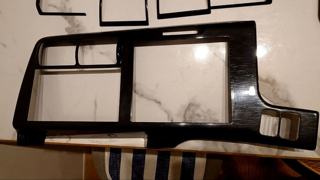 07スーパーグレート黒木目調パネル