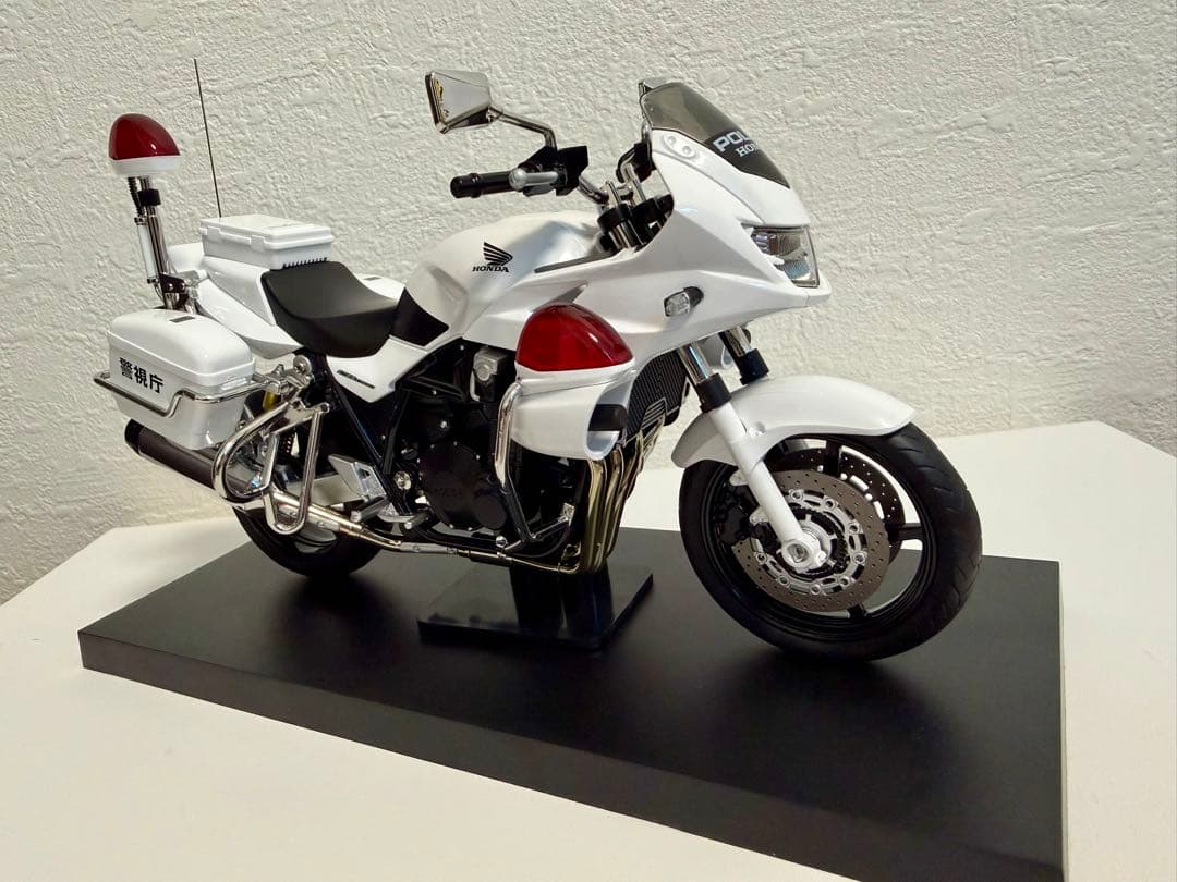 在庫ラスト【限定】3000台 HONDA CB1300P 白バイ新型 警察グッズ
