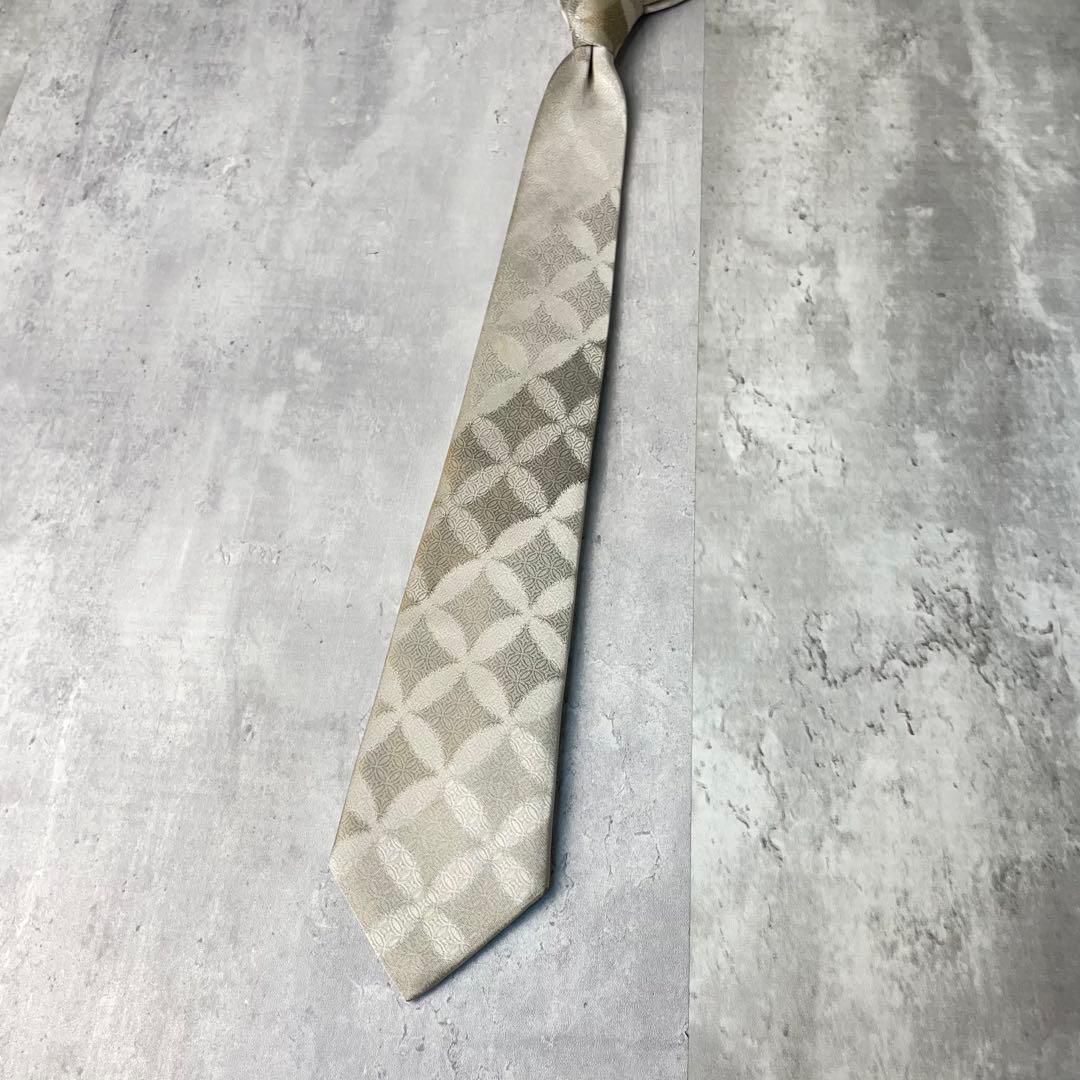 美品 LOUIS VUITTON モノグラムフラワー 花柄 ネクタイ シルバー