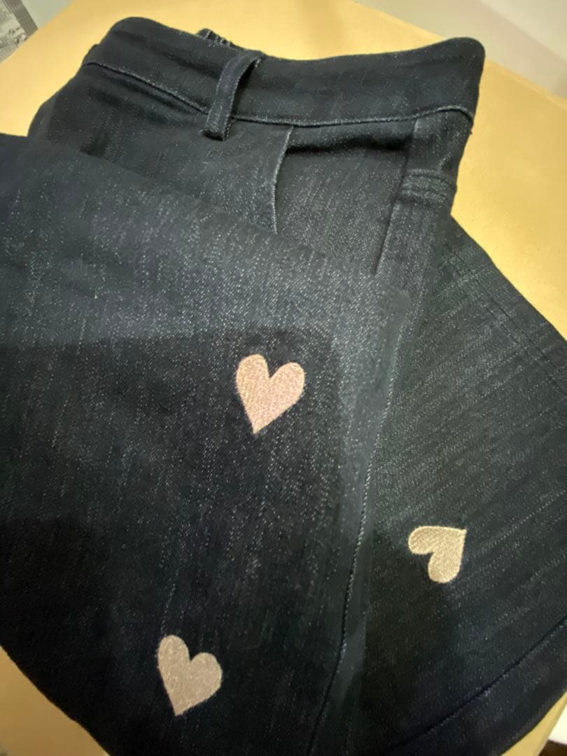 アンドラブ♥️新作★むっちゃ幸せハート刺繍のストレートデニム3L完売品