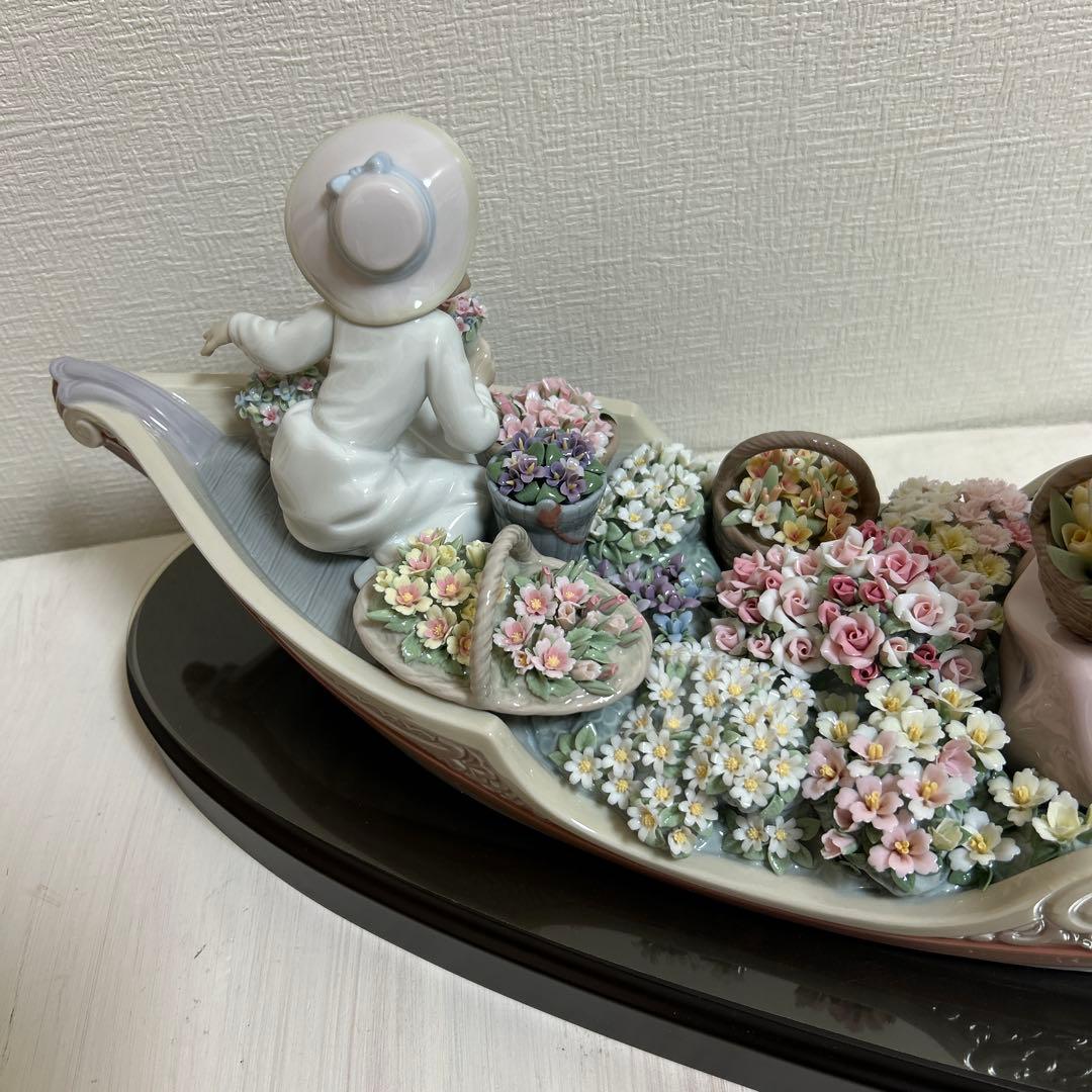 リヤドロLLADRO「バルコ・デ・フローレス」新品！台座付き！