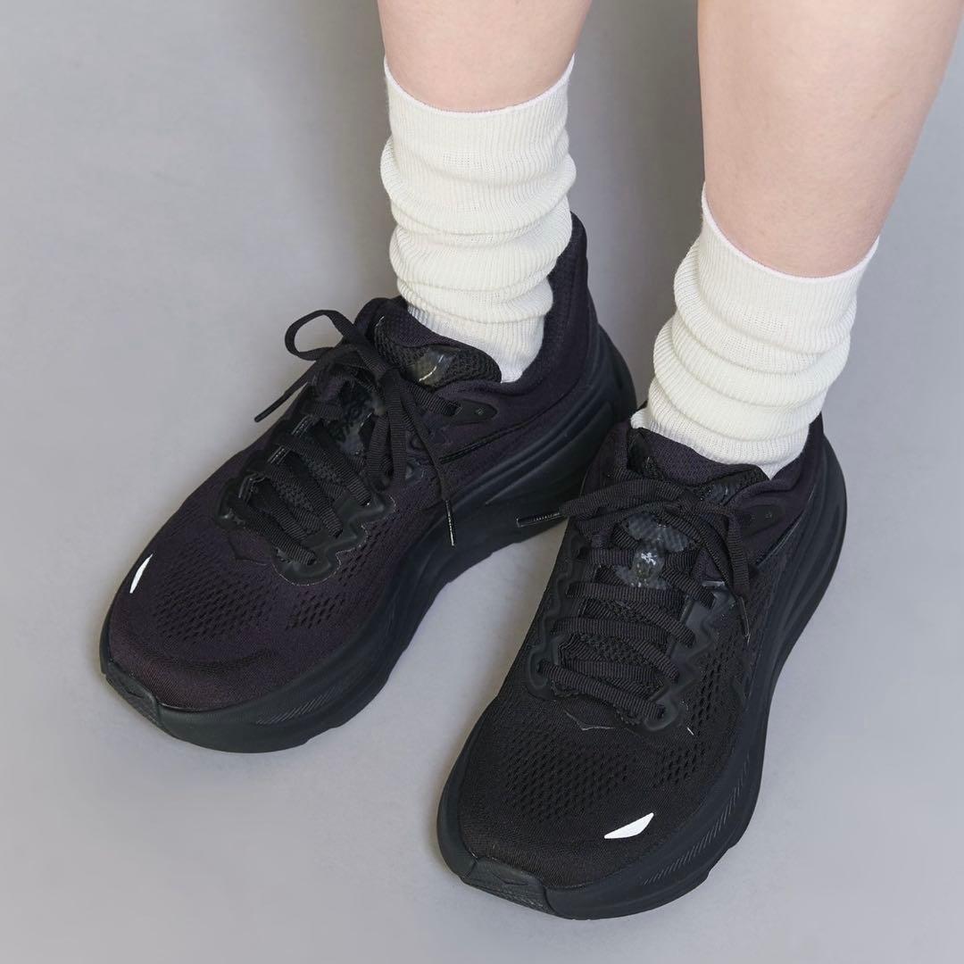 hoka ホカ　ボンダイ9 スニーカー　23.5