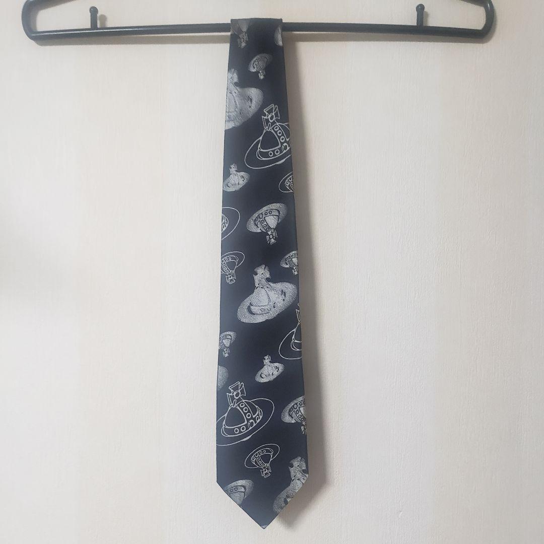 Vivienne Westwood おしゃれ　ネクタイ