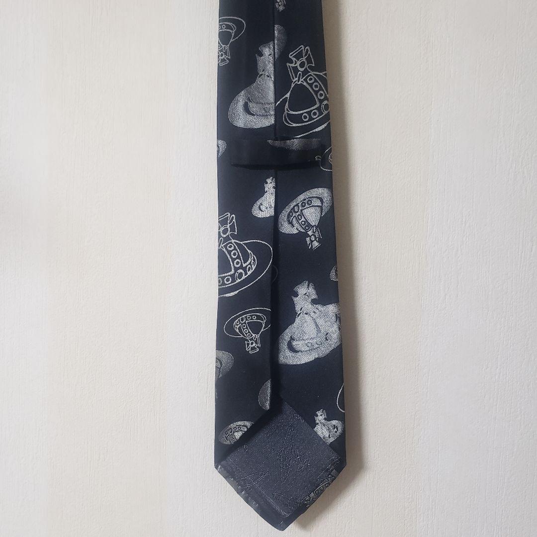 Vivienne Westwood おしゃれ　ネクタイ
