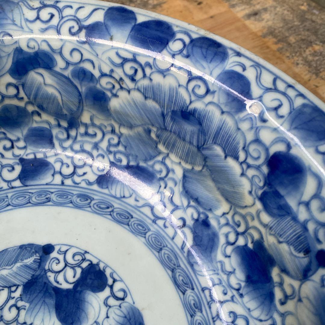 古伊万里 染付け 唐草花紋　大鉢　直径33.5cmＸ高さ12cm 明治〜