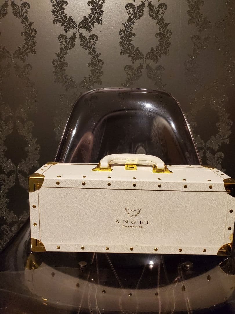エンジェル シャンパーニュ空箱と空ビン