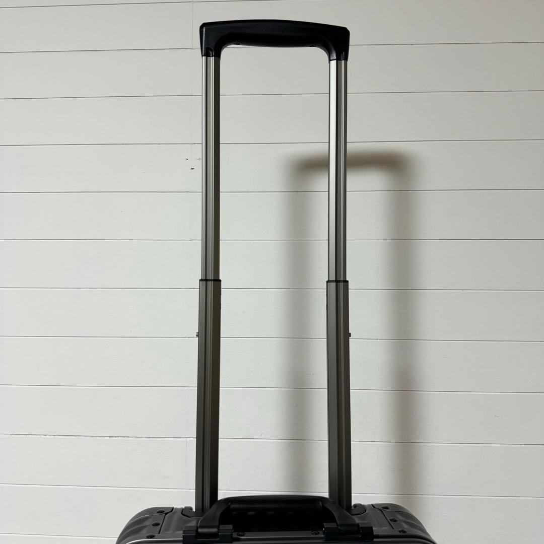 美品✨メルセデスベンツ　AMG スーツケース　4輪　アルミ　キャリーケース