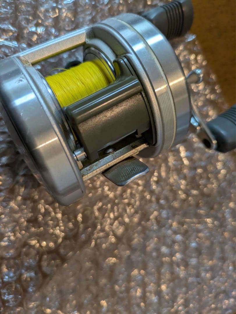 【良品】名機 シマノ 92カルカッタ200 丸型ベイト クラシック