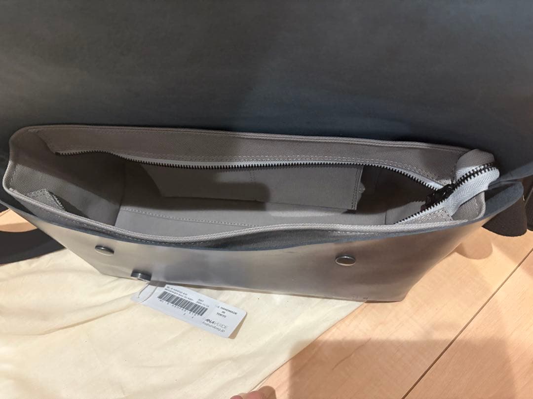 【新品】Uni&co メッセンジャーバッグ (S)/ASH-FAS