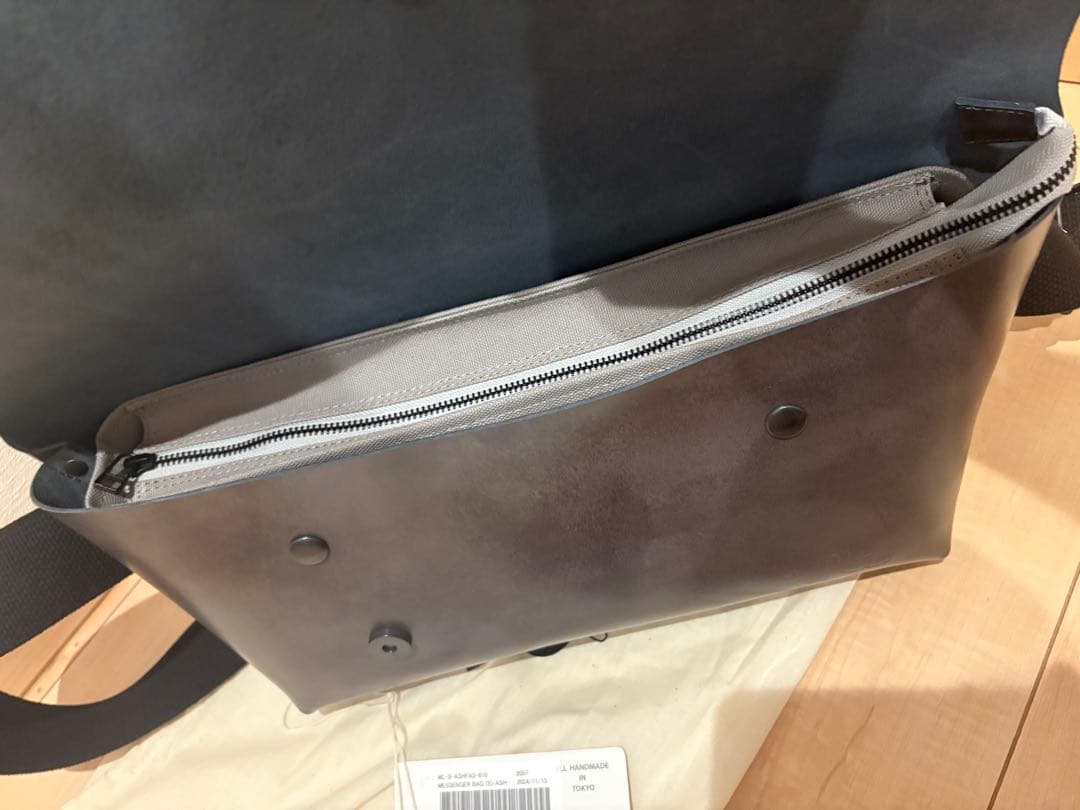 【新品】Uni&co メッセンジャーバッグ (S)/ASH-FAS