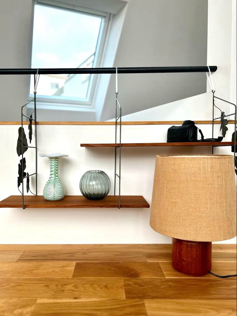 独60年代　ヴィンテージ・アイアンシェルフ　真鍮の葉っぱモチーフとチーク材の棚板