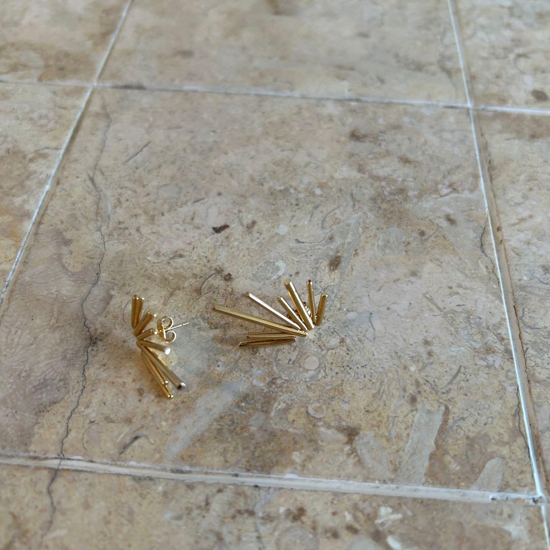 【ほぼ新品】希少♡Jouete ライン ピアス ゴールド　保証書付き