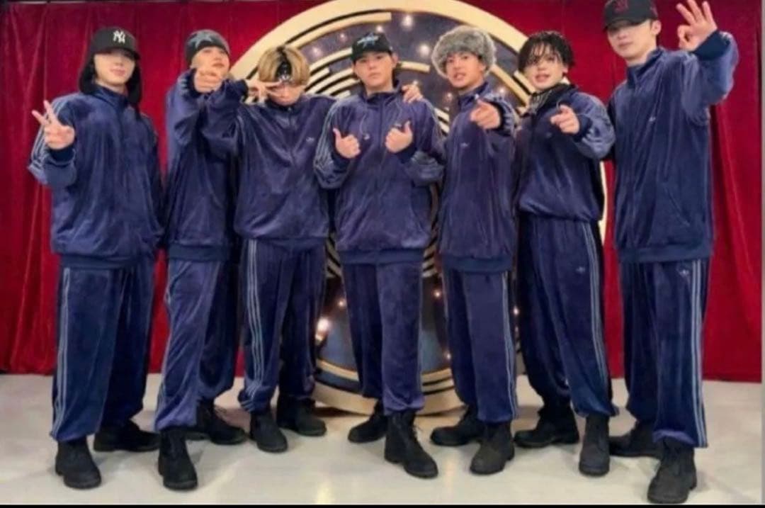 新品 adidas originals アディダス L トラックパンツ ベロア