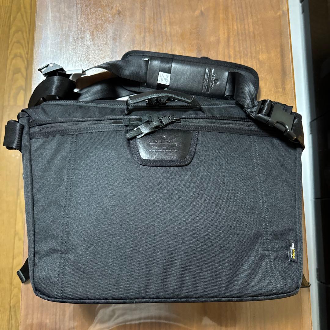アッソブ メッセンジャーバック ブラック