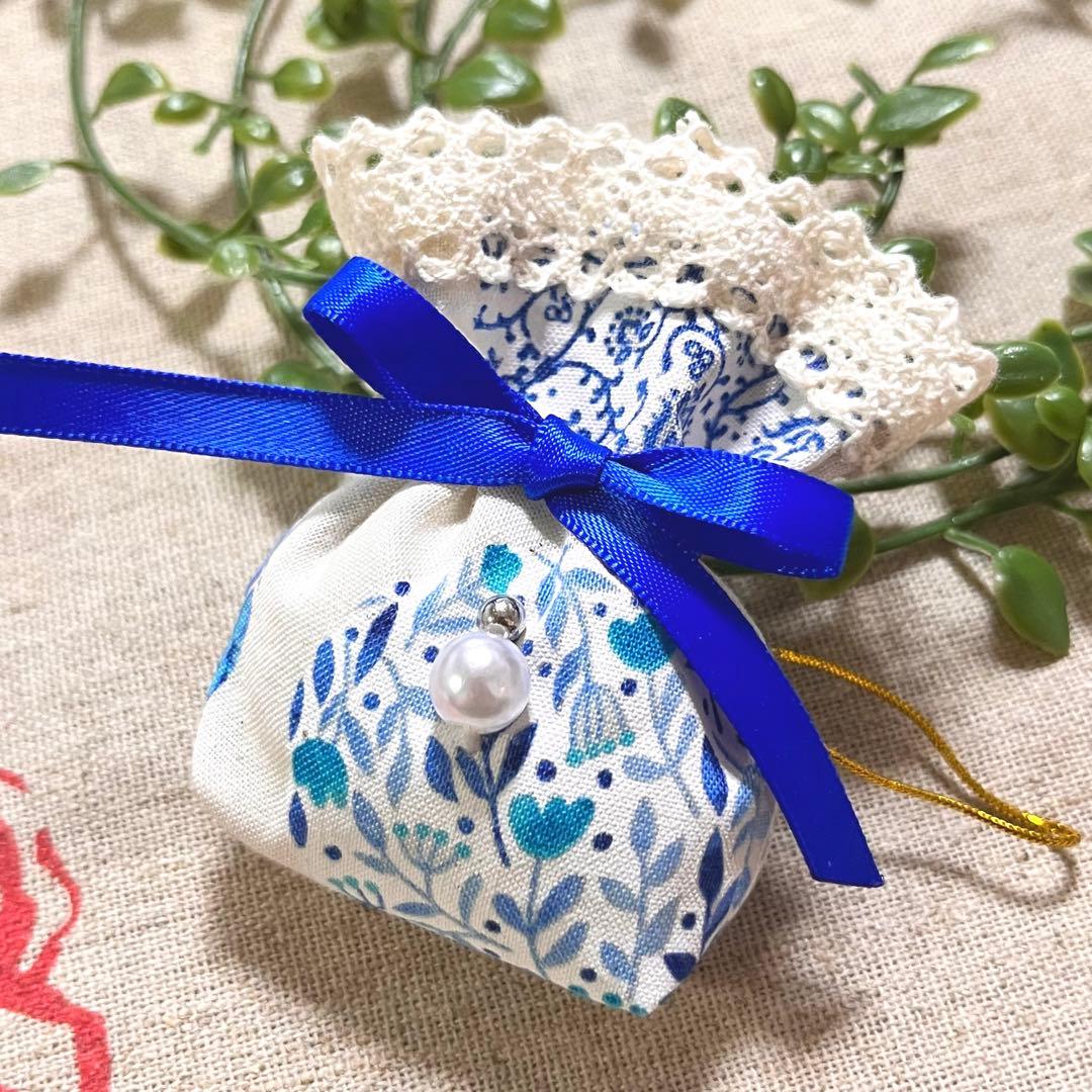 No.2302-24 ミニストラップサシェ（香り袋）春の小花柄＊パール ④