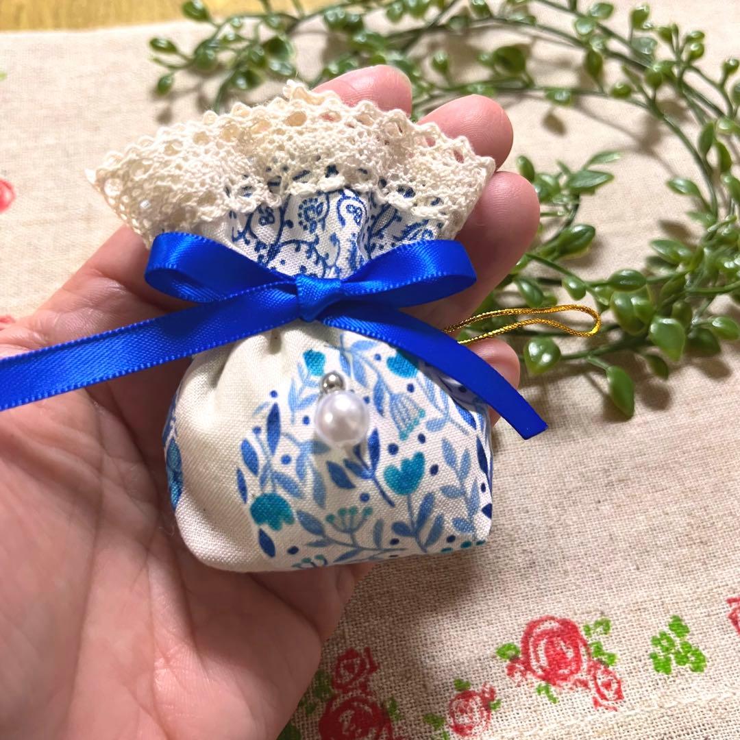 No.2302-24 ミニストラップサシェ（香り袋）春の小花柄＊パール ④