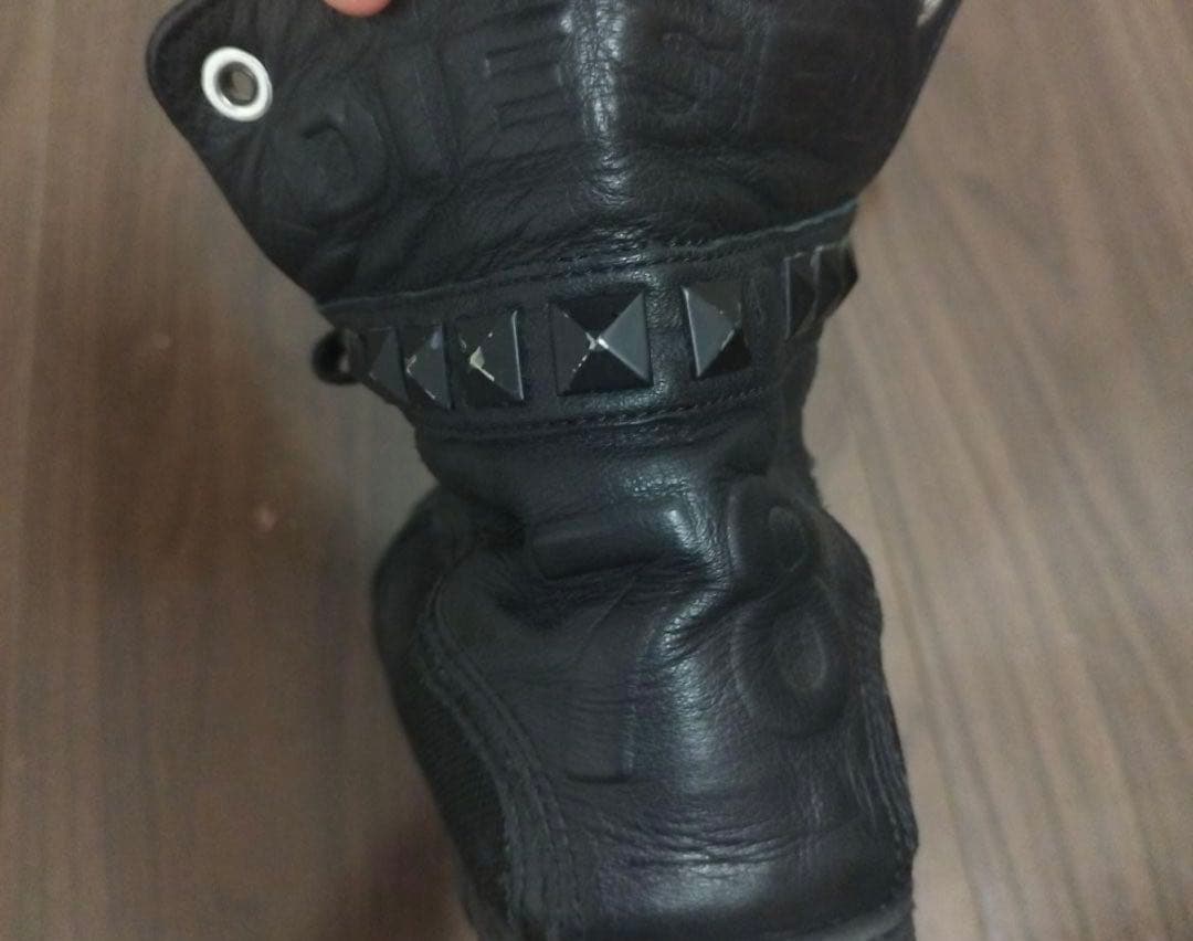 レア‼️ DIESEL スタッズ付きブラックスニーカー25.5㎝