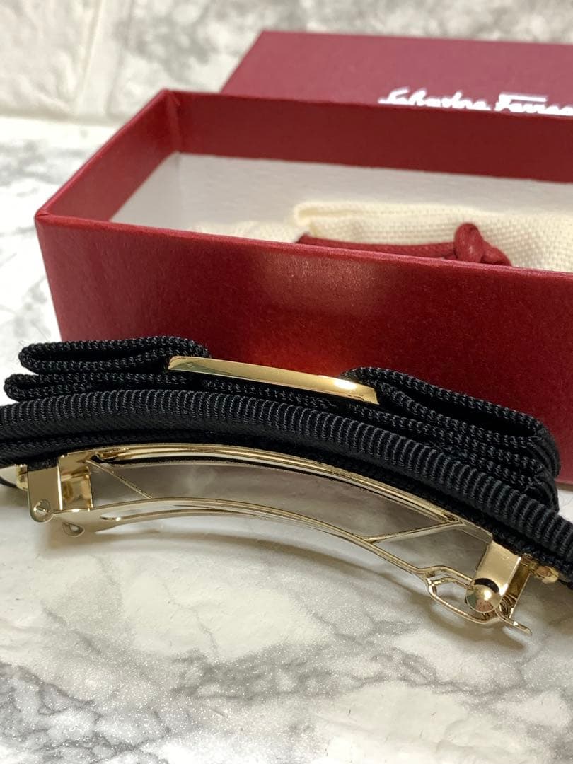 サルヴァトーレ フェラガモ バレッタ 黒