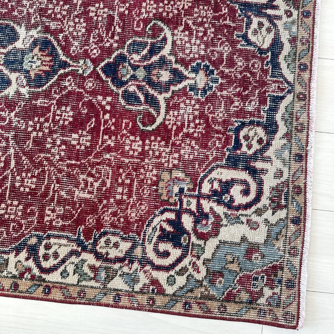 トルコ ヴィンテージラグ A132 レア レッド ネイビー ペールブルー