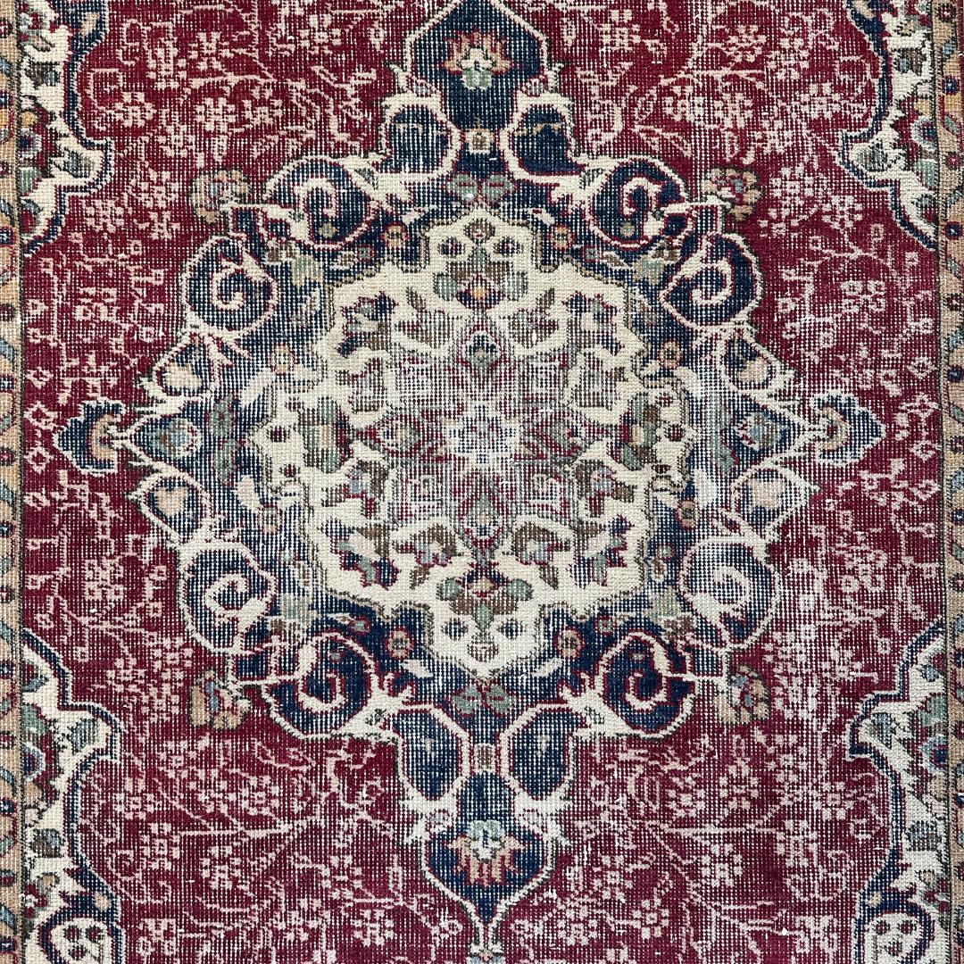 トルコ ヴィンテージラグ A132 レア レッド ネイビー ペールブルー