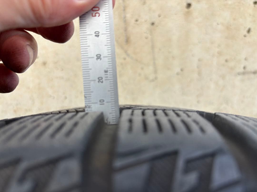 アルファード　ヨコハマタイヤスタッドレス　2020年　ディラー保管