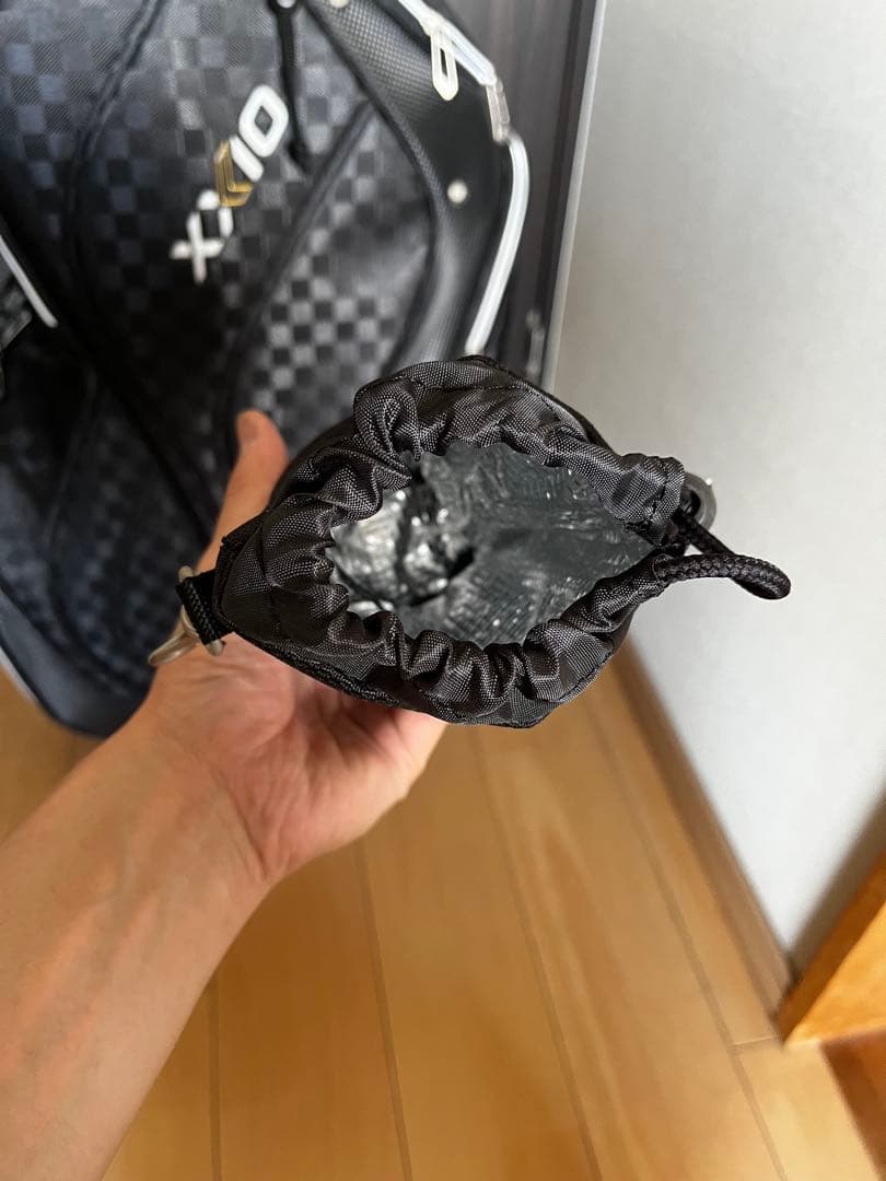専用　極美品XXIOゼクシオ 軽量キャディバッグ　ブラックチェック　ペットボトル