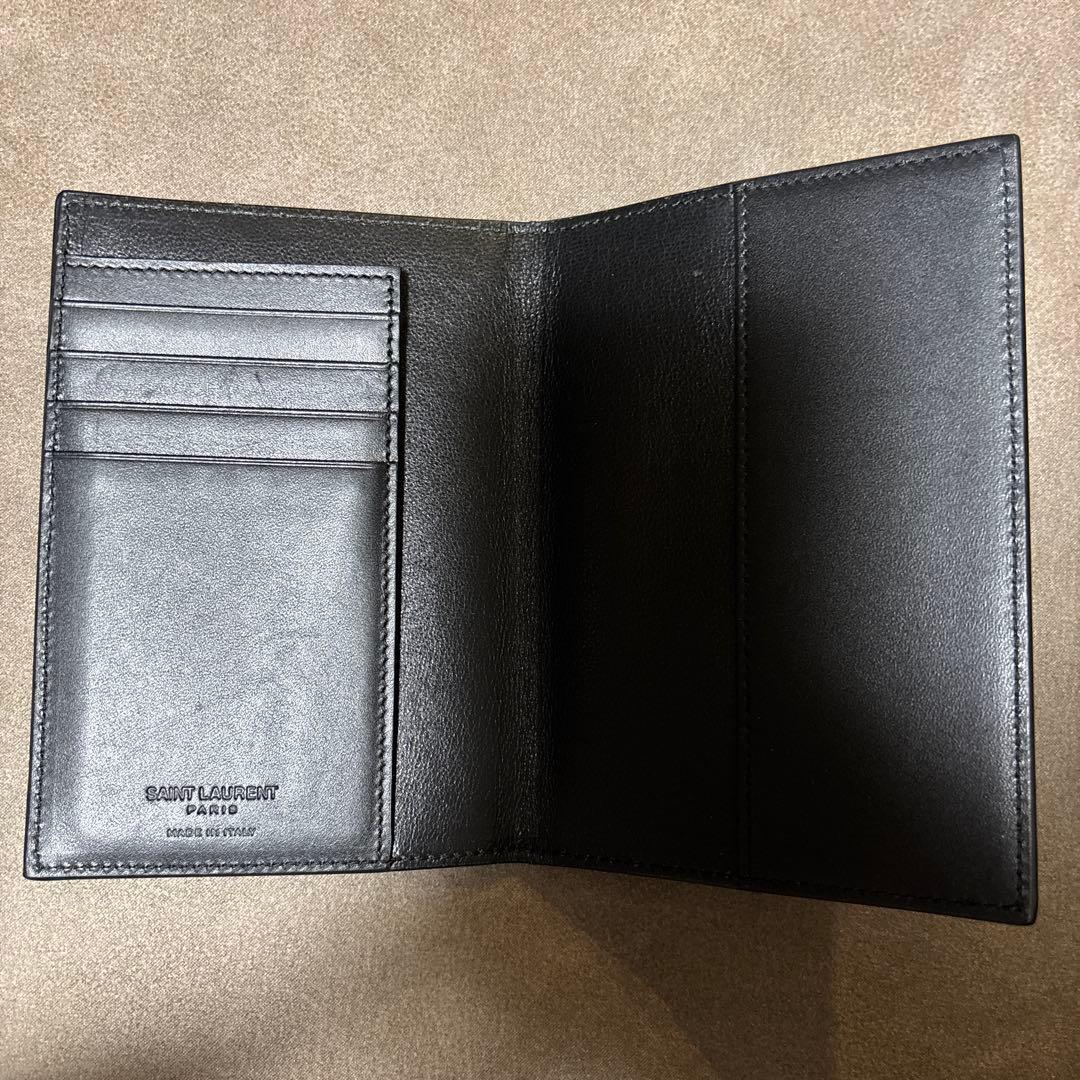 SAINT LAURENT ブラックパスポートケース