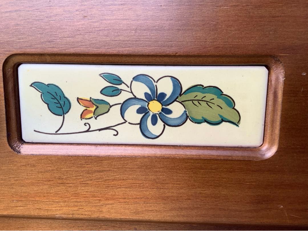 4段洋服タンス 木製チェスト スペイン風 バレンシアうタイル調 カントリー調