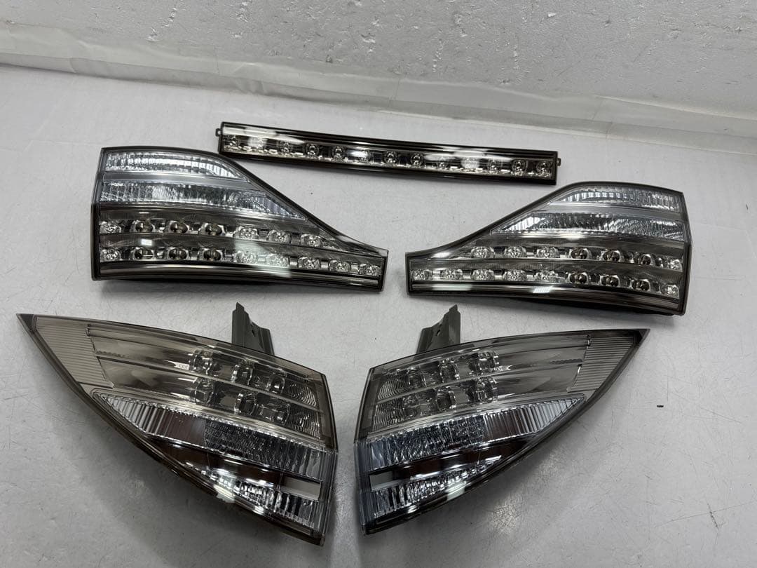 エスティマ ハイブリッド AHR20W 純正 左右セット 5台 テールランプ