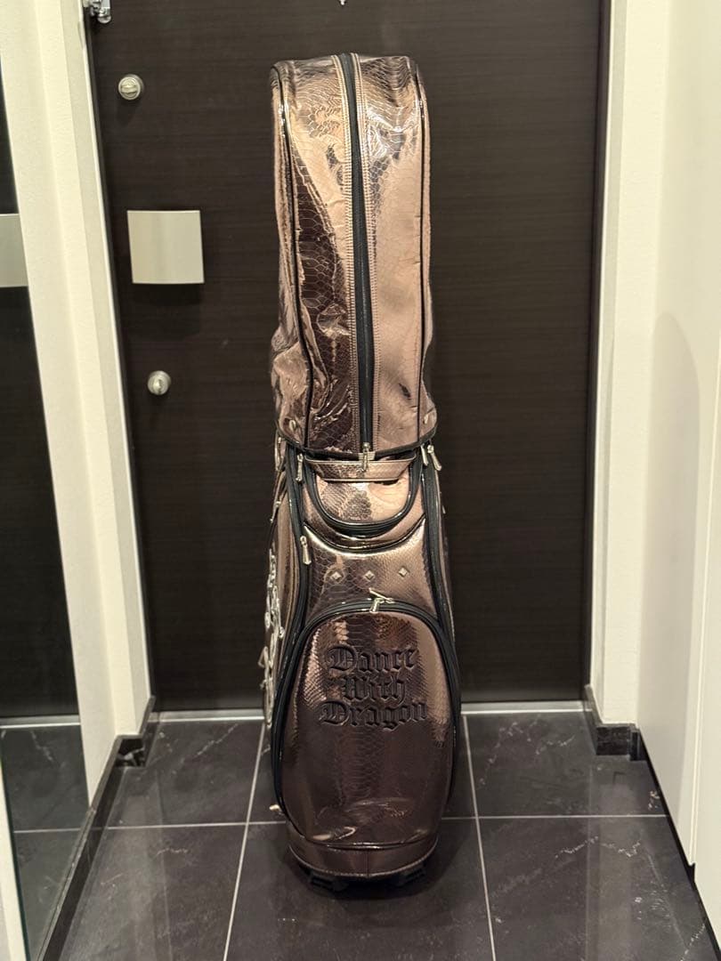 【値下げ】ダンスウィズドラゴン　キャディバッグ　エナメル