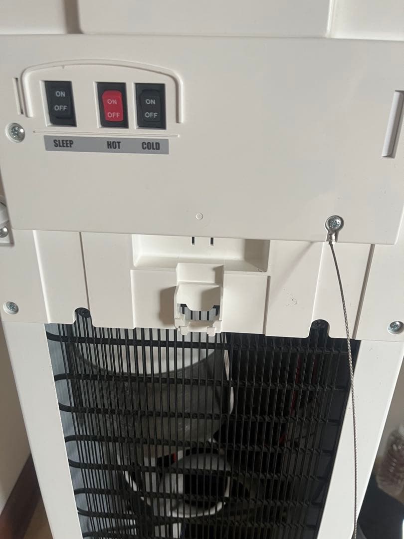 エブリフレシャス　ウォーターサーバー ホワイト