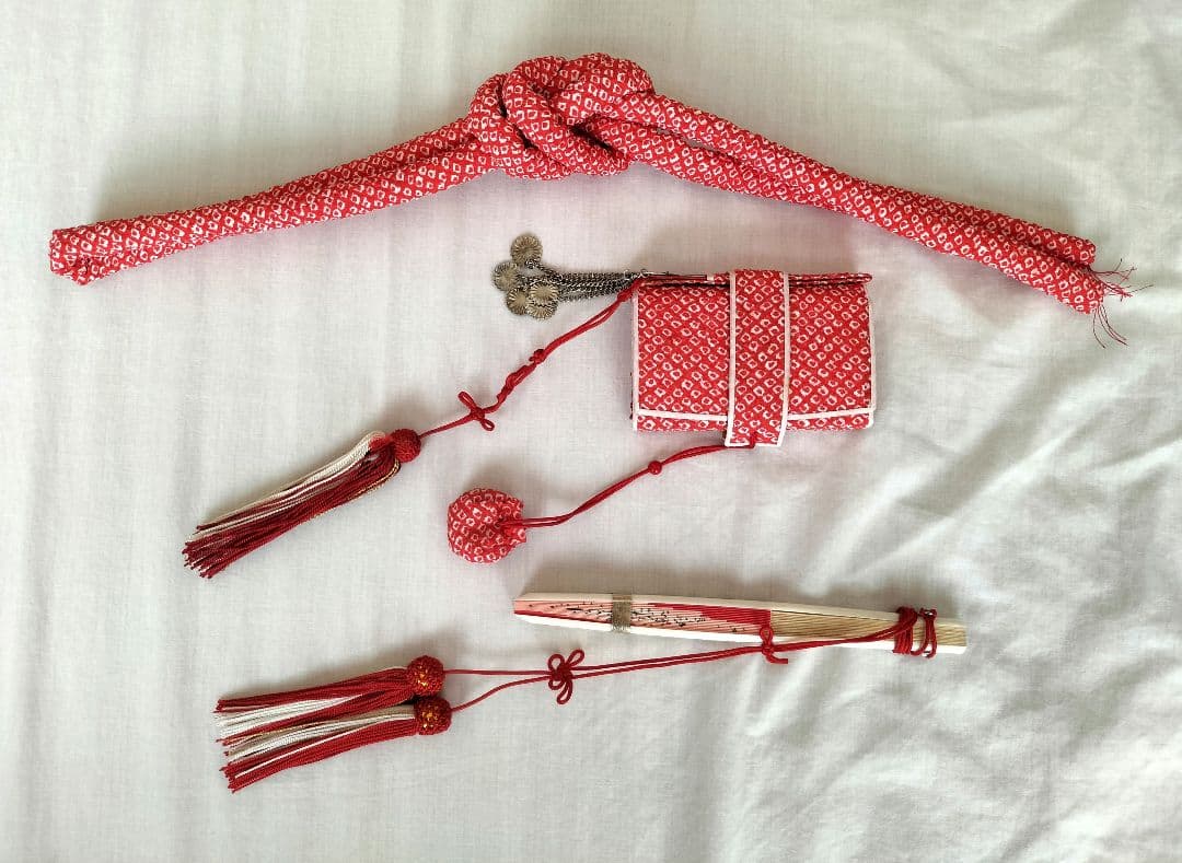 クリーニング済み　七五三　7歳　ハーフ成人式　着物　四つ身　ピンク　古典柄　糸車