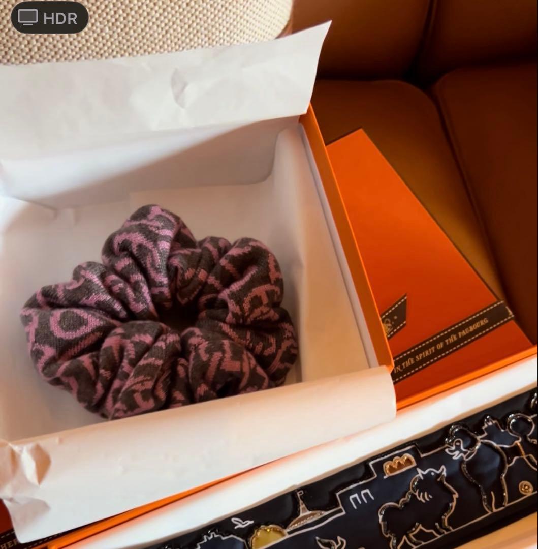 HERMEエルメス Claudiaシュシュナウサ柄 カシミヤ シルク シュシュ