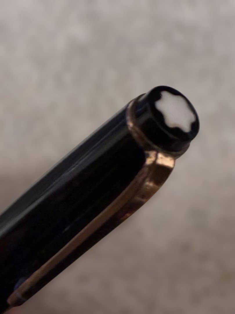 ◾️MONT BLANC ◾️モンブラン 万年筆 No.32◾️黒色／金色◾️