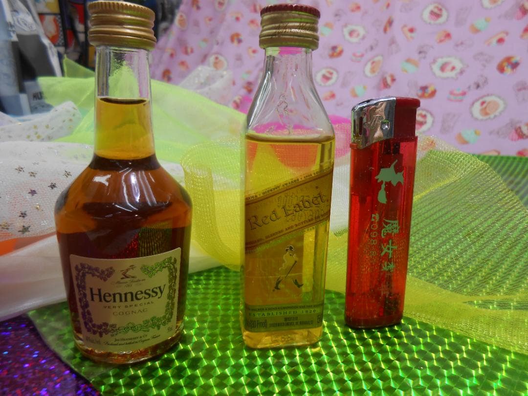 未開封9.980円Hennessyコニャックとジョニーウォーカー赤ラベル