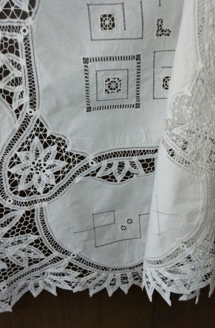 バテンレーステーブルクロス約170㎝×約130㎝