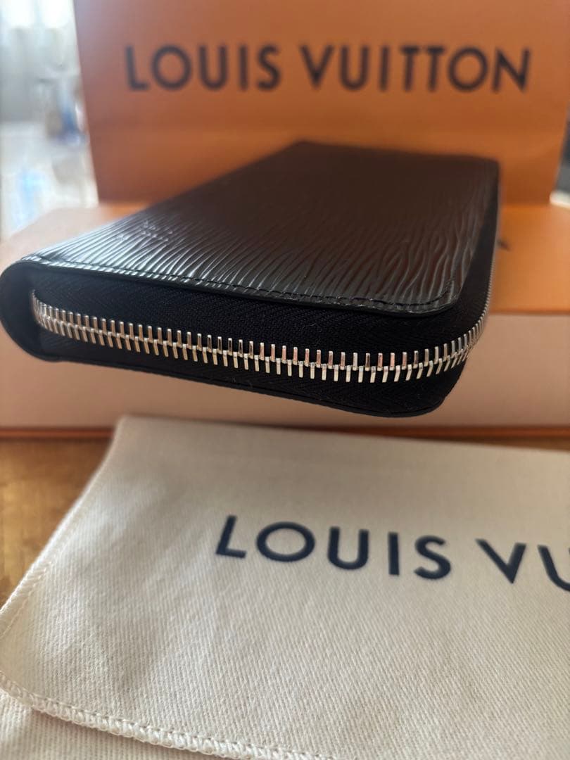 ジッピーウォレットエピ 長財布M61857