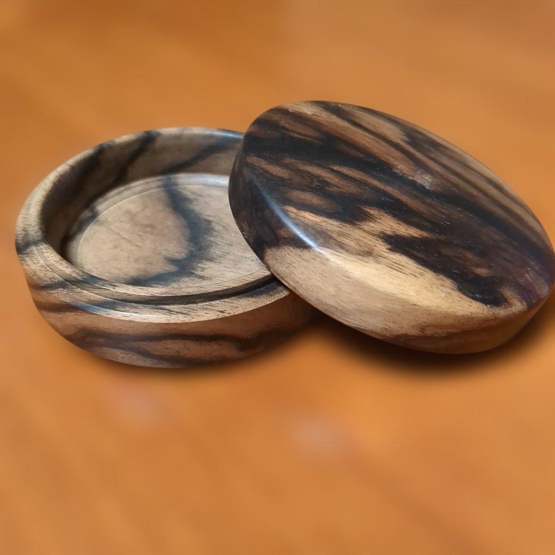 黒柿　小物入れ　香合　手作り木工