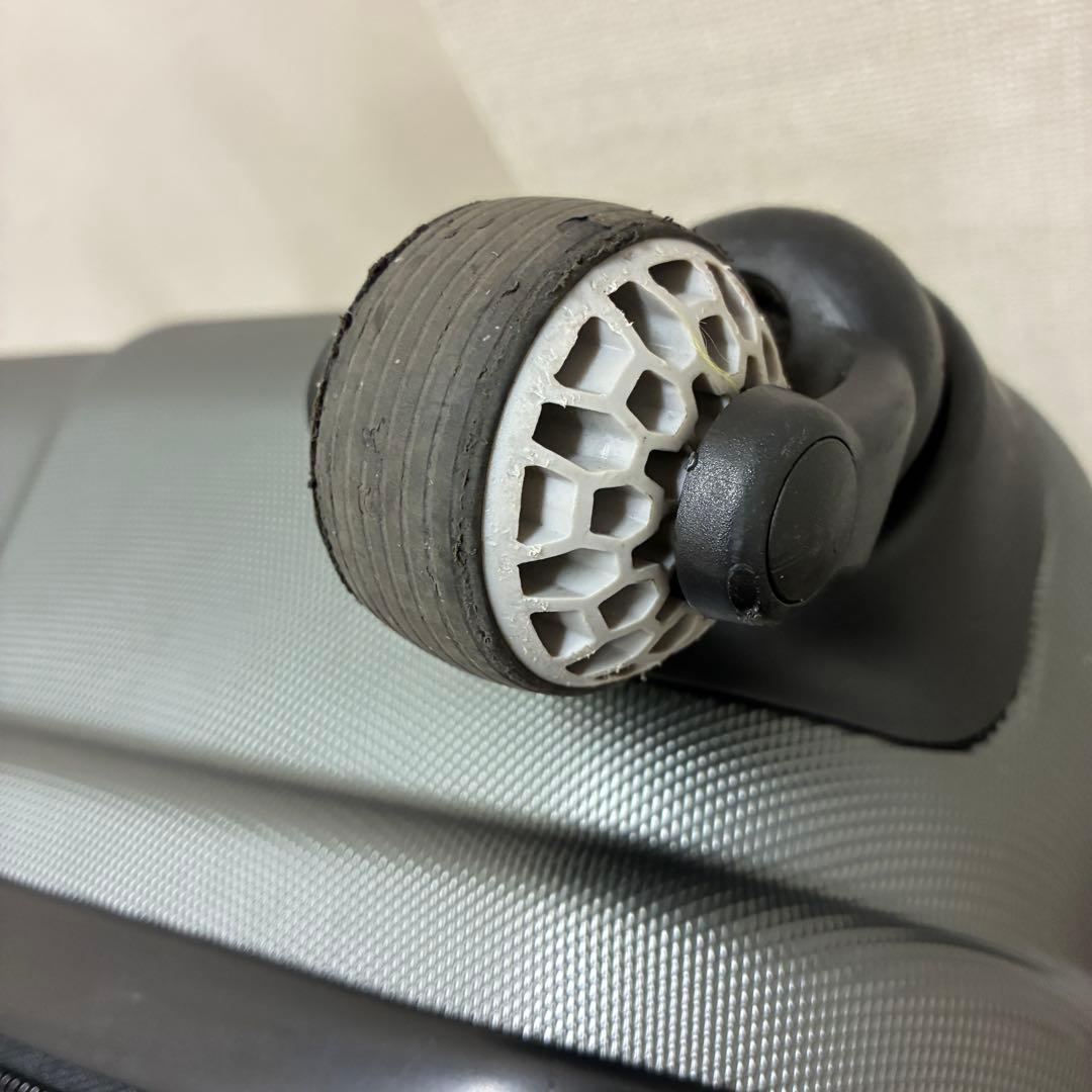 サムソナイト キャリーケース 大容量 大型 スーツケース 旅行 四輪