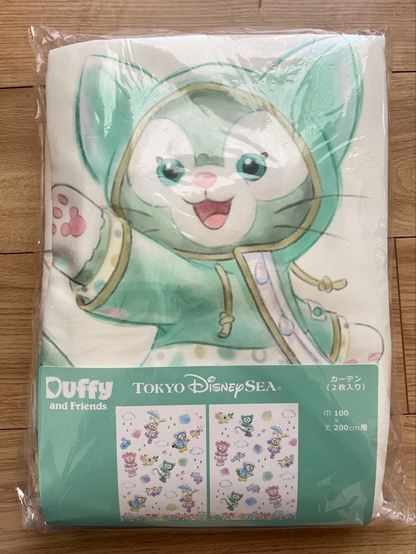 【新品】ダッフィー＆フレンズ　ビューティフルレイニーデイズ　カーテン