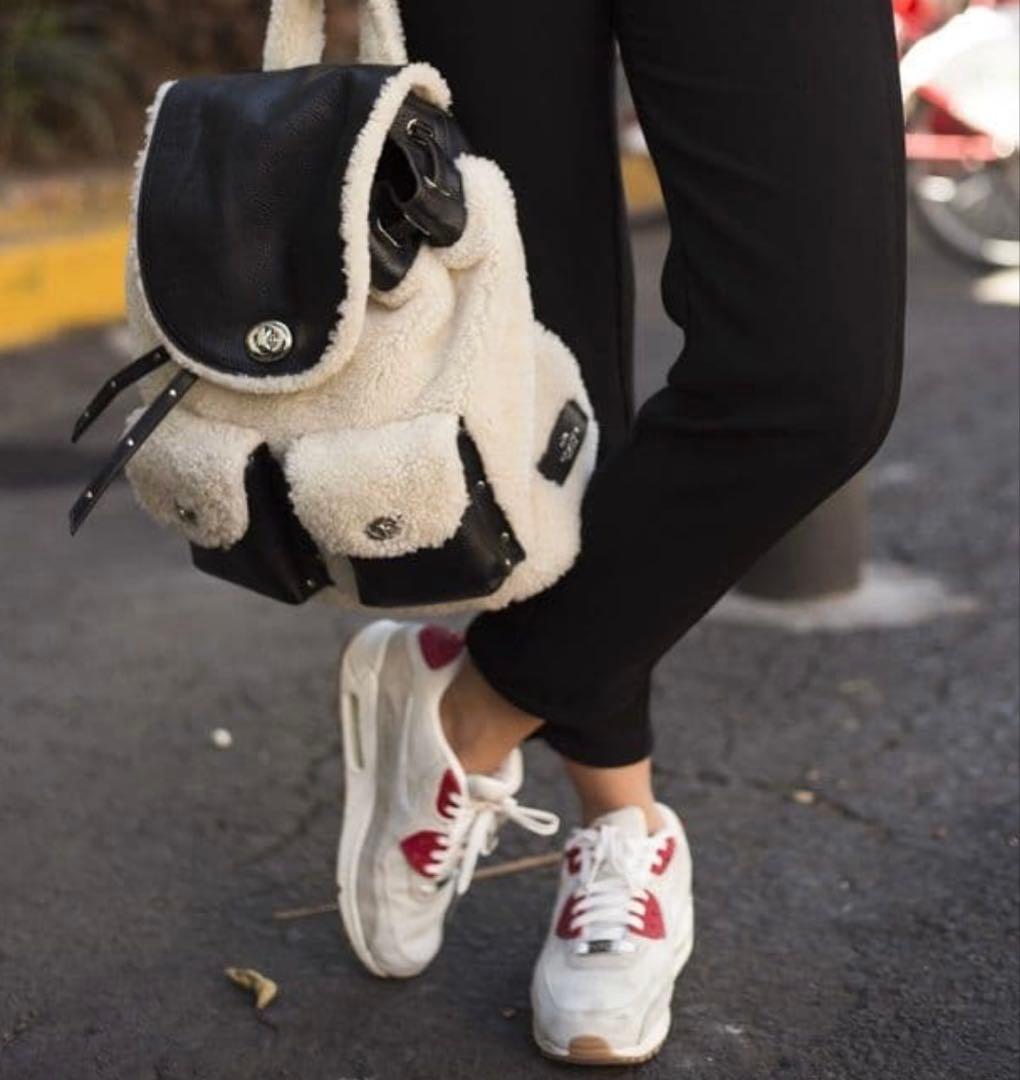 コーチ　リアルファー　ムートン　リュック　レザー